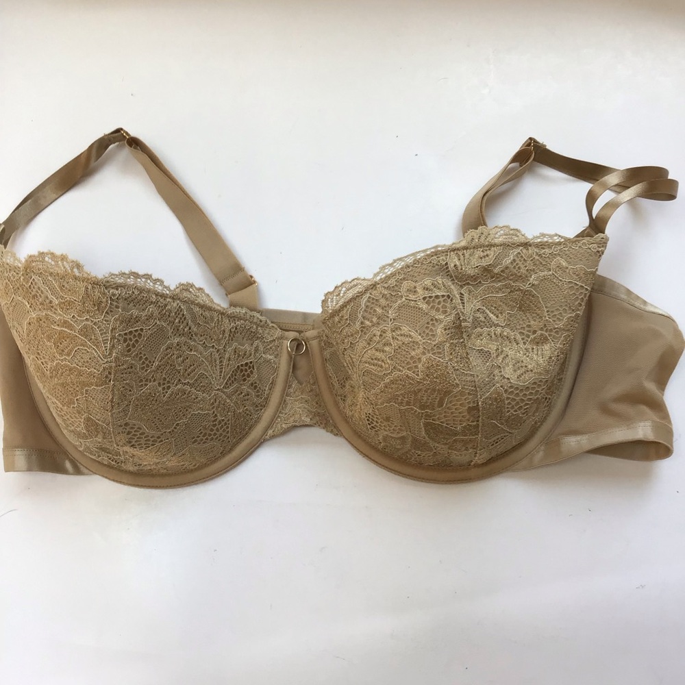 Cacique Tan Metallic Gold Lace Bra with Underwire and Adjustable‎ Straps NWOT